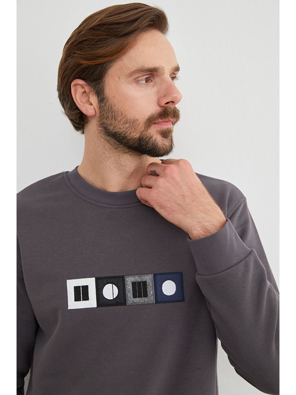 Antrasit 3 İplik Nakışlı Bisiklet Yaka Sweatshirt-2