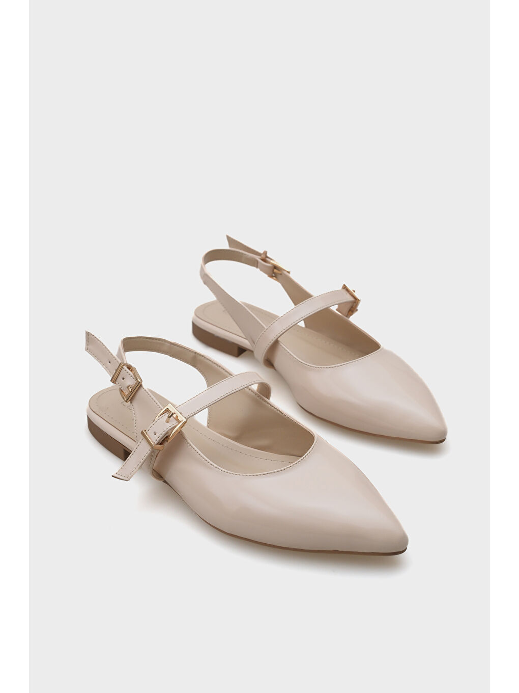 Ekru Anna Arkası Açık Bantlı Toka Detaylı Sivri Burunlu Kadın Babet-1