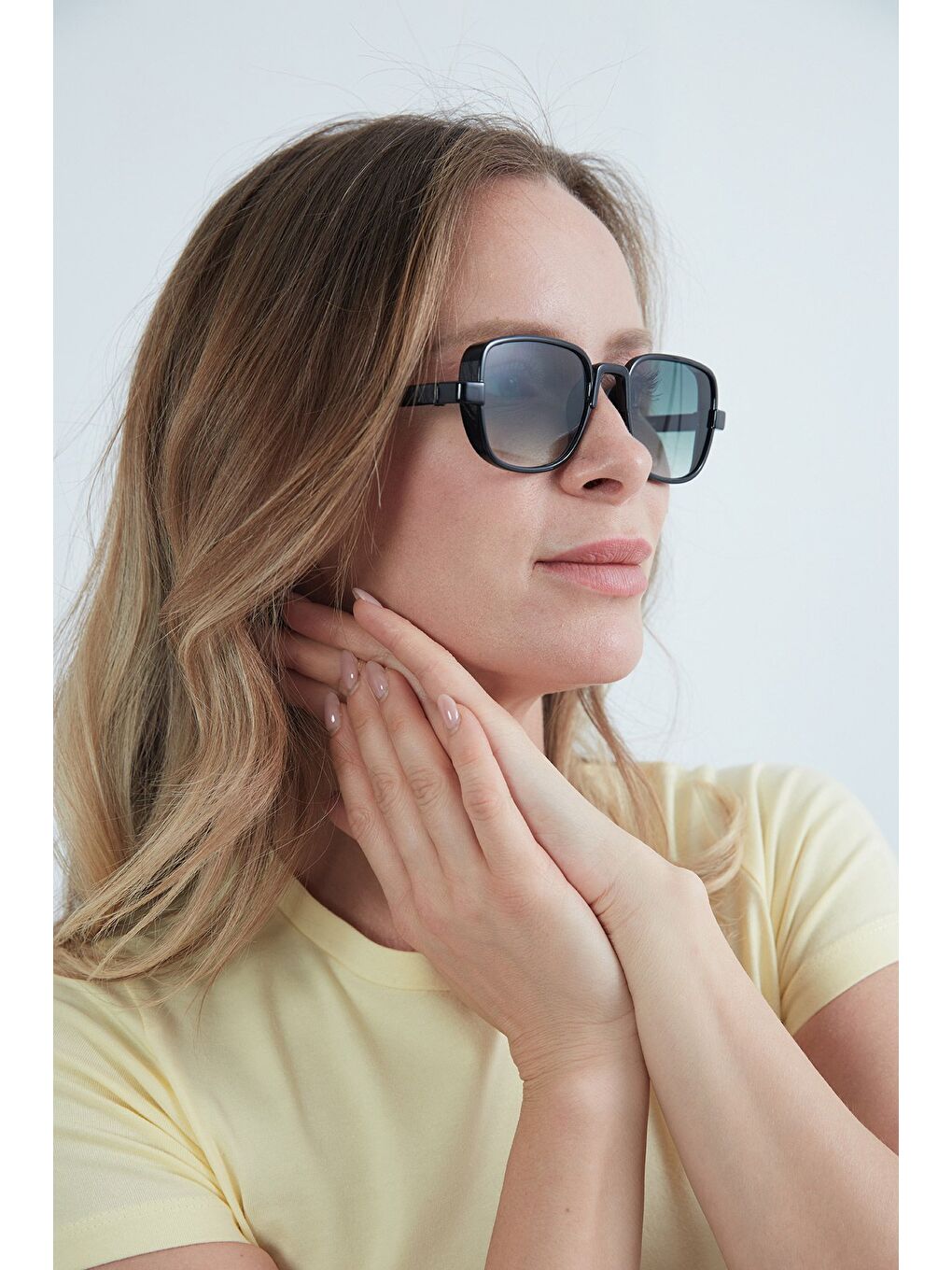 Yeşil Kare Kemik Çerçeveli Güneş Gözlüğü