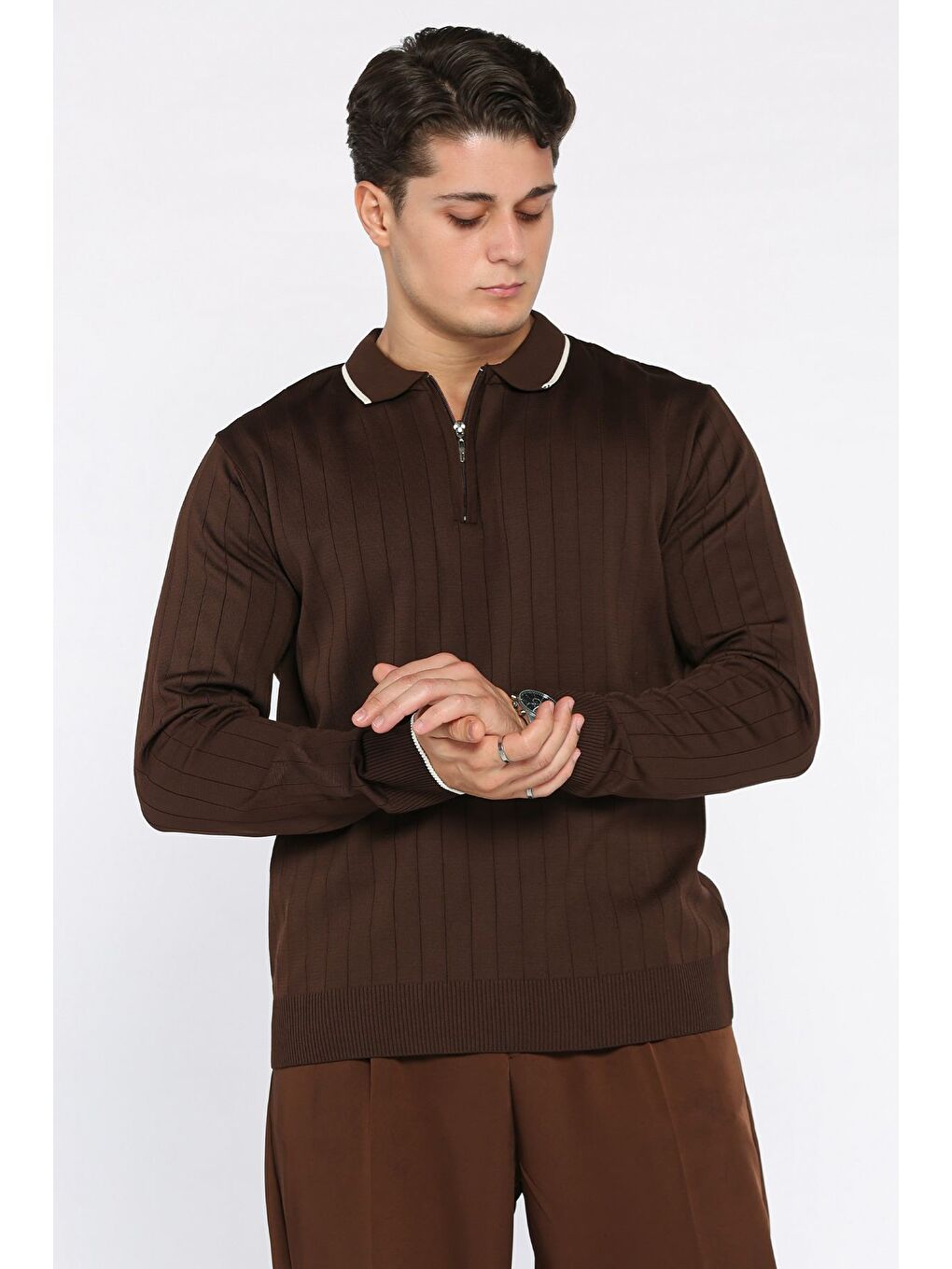 Kahverengi Erkek Polo Yaka Yarım Fermuarlı Çizgi Desenli Triko Kazak-1