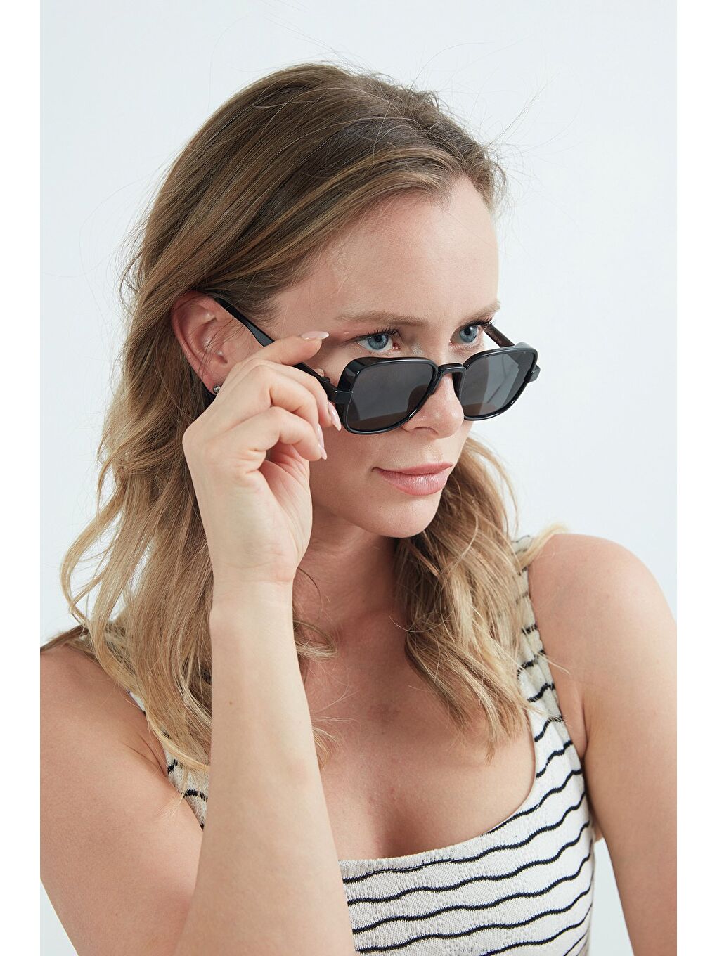 Siyah Kare Kemik Çerçeveli Güneş Gözlüğü-2