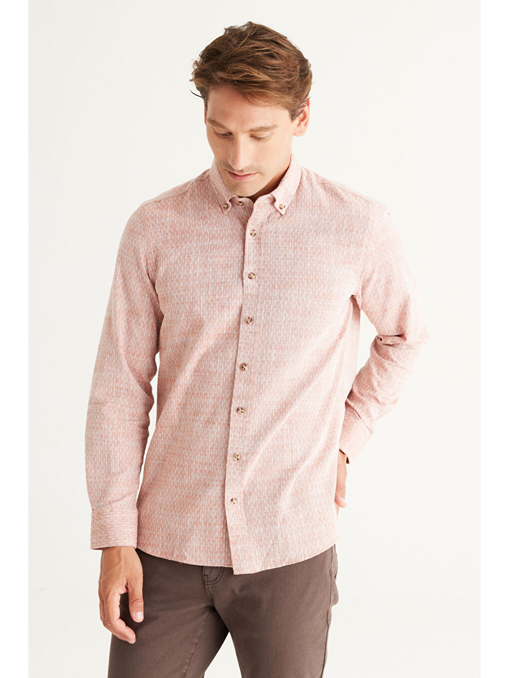 Erkek Kahverengi Slim Fit Dar Kesim %100 Pamuk Armürlü Düğmeli Yaka Casual Gömlek-3