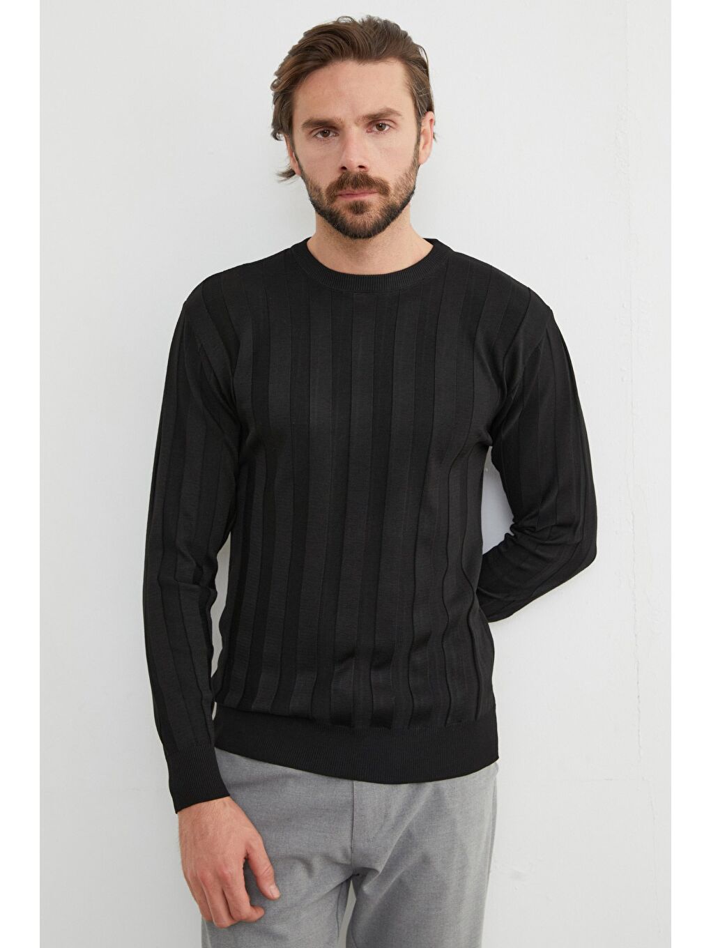 Siyah Şeritli Bisiklet Yaka İnce Triko Kazak-1