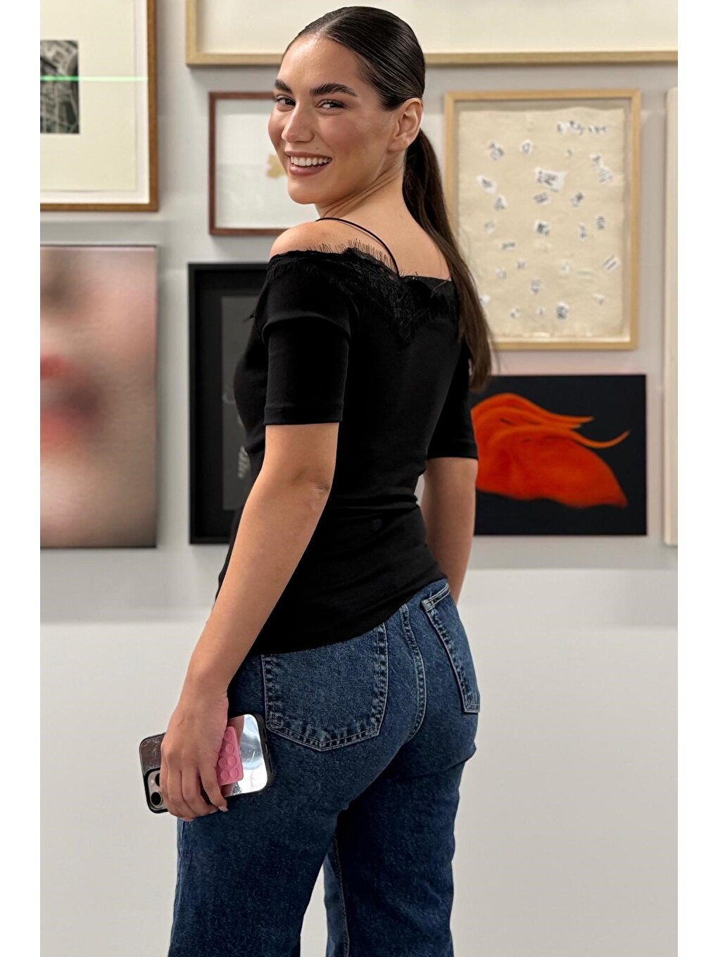 Siyah Dantelli Madonna Yaka Slim Fit Tişört Mg2743-2