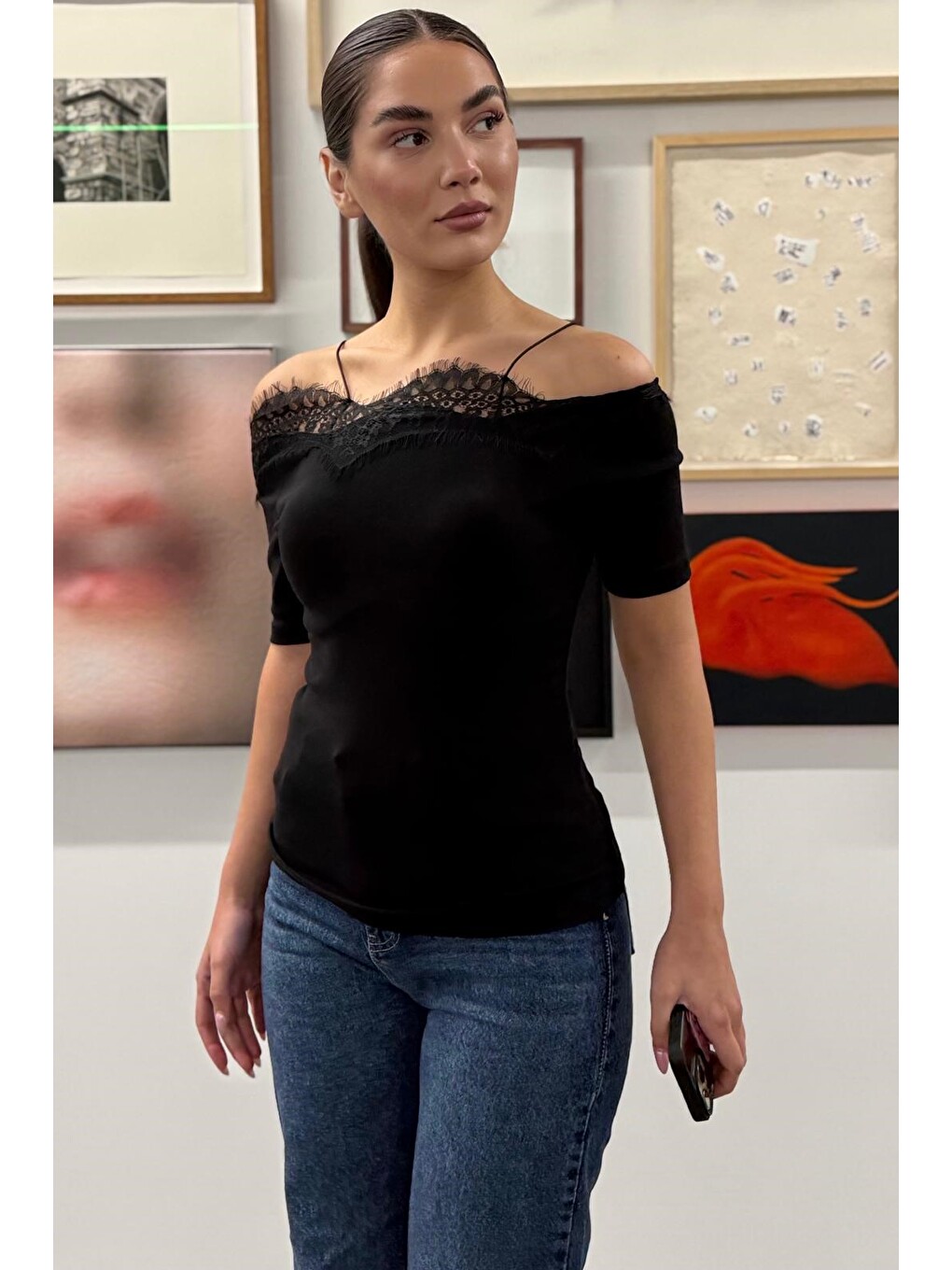 Siyah Dantelli Madonna Yaka Slim Fit Tişört Mg2743-3