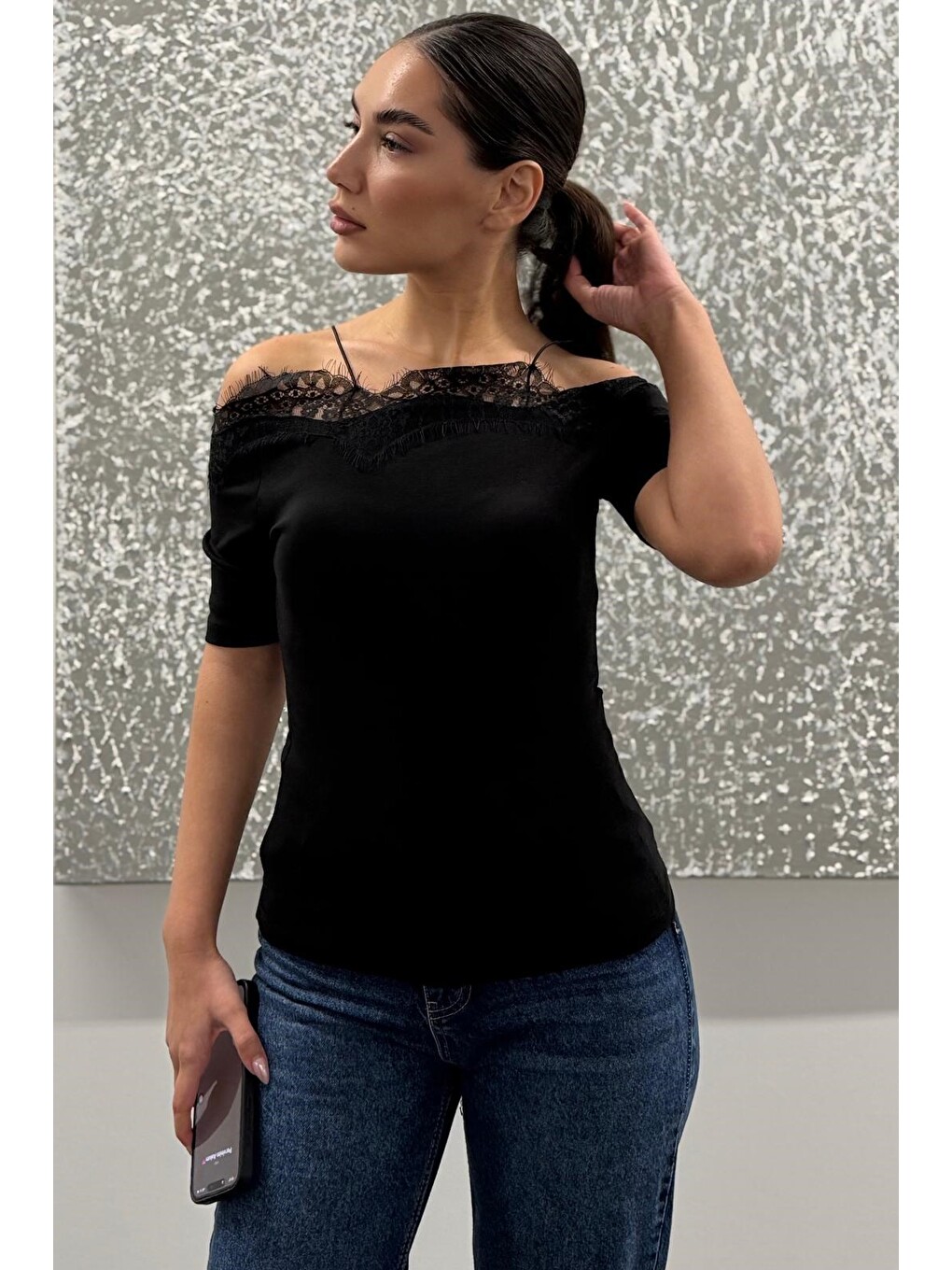 Siyah Dantelli Madonna Yaka Slim Fit Tişört Mg2743-4