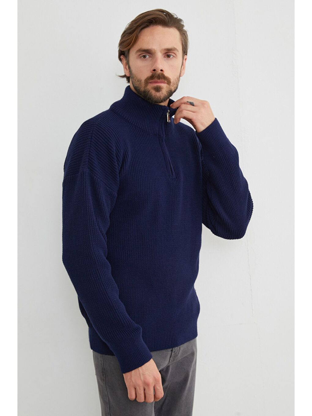 Lacivert Yarım Fermuarlı Dik Yaka Kazak-4