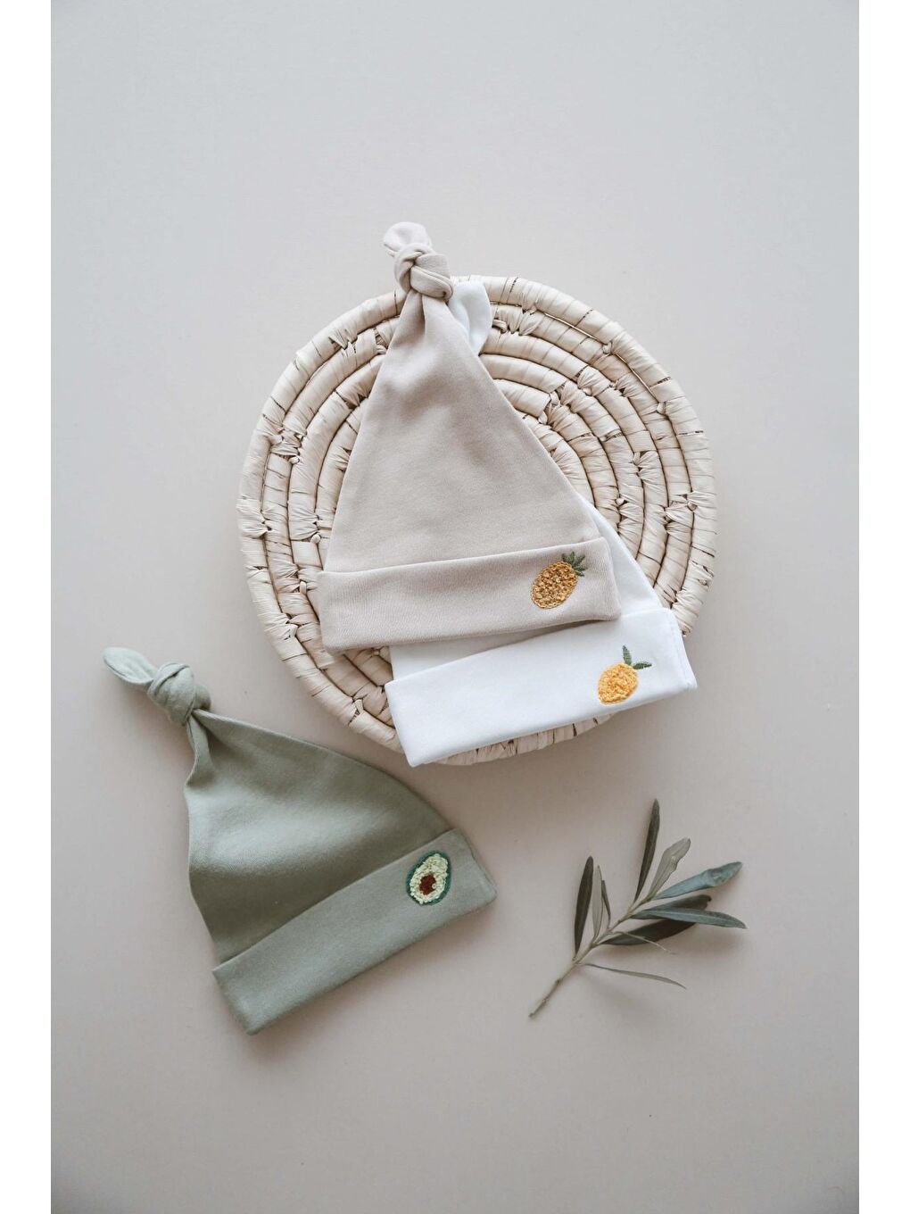 Bej 3Lü Yenidoğan Nakışlı Şapka Model 3-5