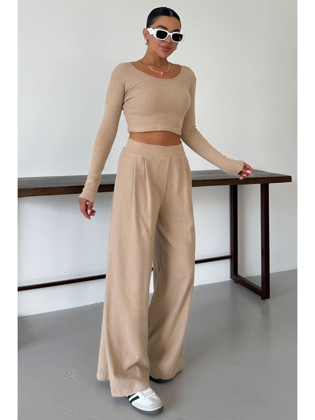 Kadın Bej Yuvarlak Yaka Bluzlu Alt-Üst Pantolonlu İnterlok Takım-1