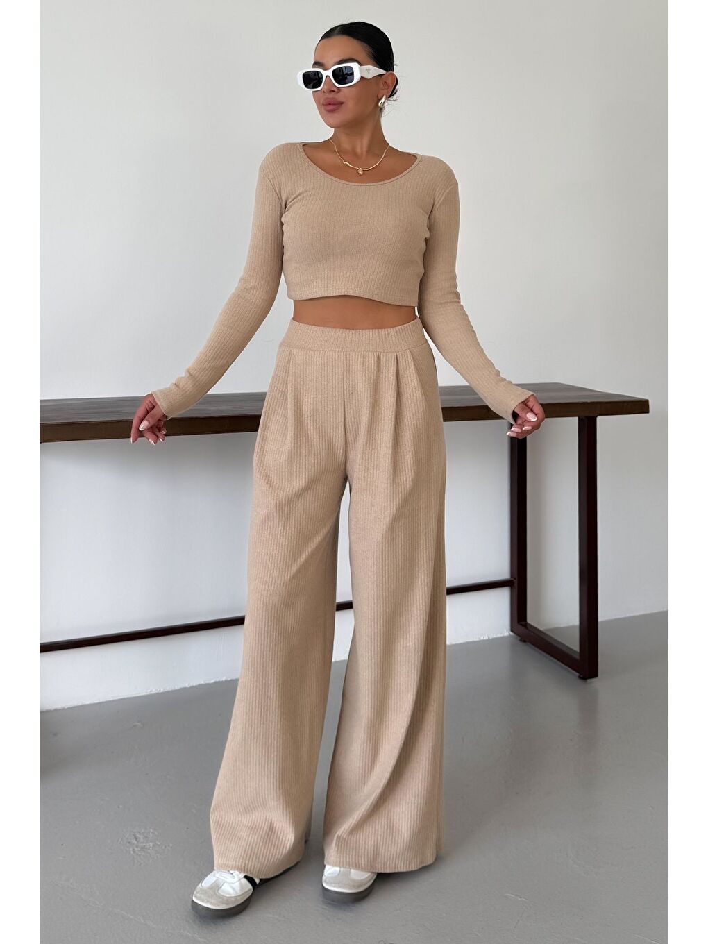 Kadın Bej Yuvarlak Yaka Bluzlu Alt-Üst Pantolonlu İnterlok Takım-2