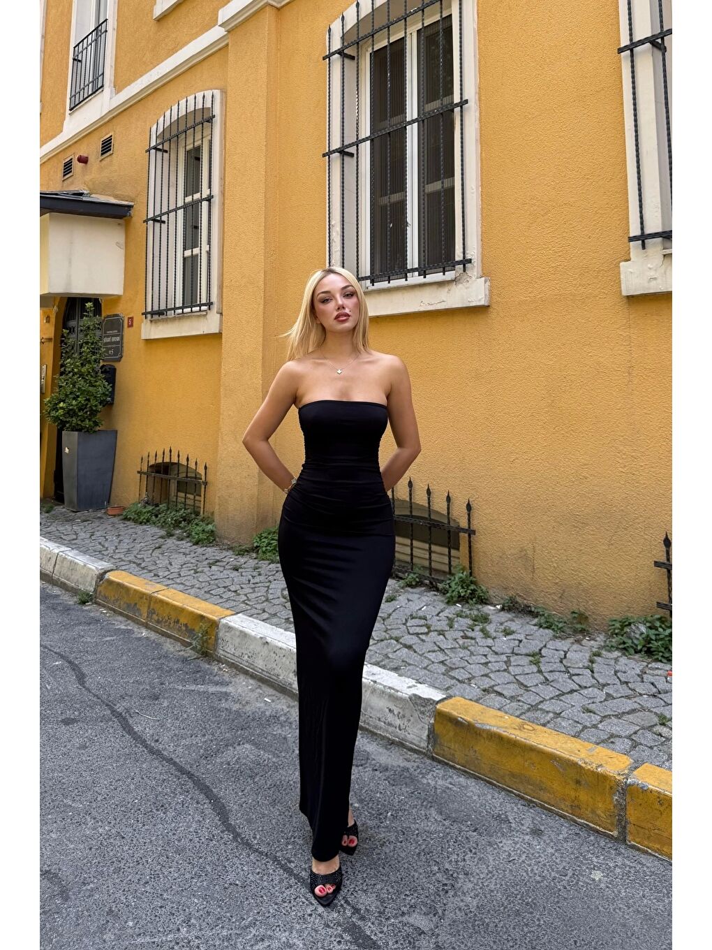 Kadın Siyah Straplez Elbise 1026-221730-2