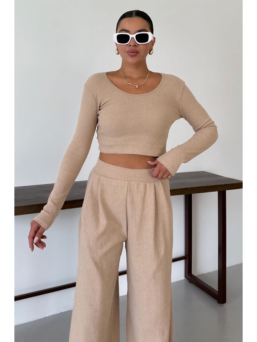 Kadın Bej Yuvarlak Yaka Bluzlu Alt-Üst Pantolonlu İnterlok Takım-3
