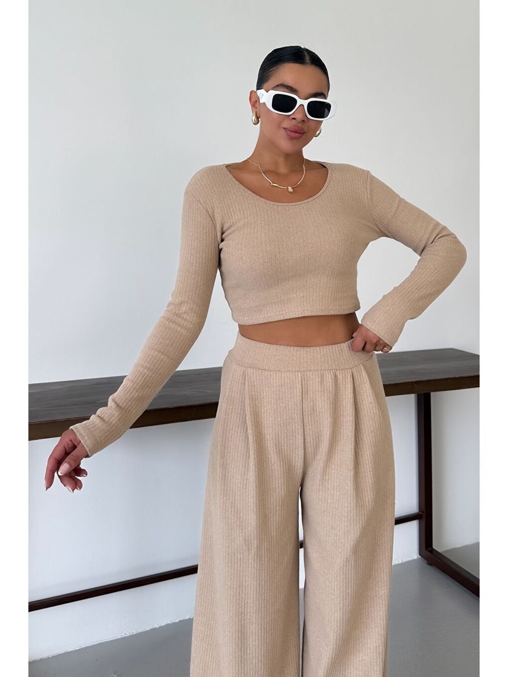 Kadın Bej Yuvarlak Yaka Bluzlu Alt-Üst Pantolonlu İnterlok Takım-4