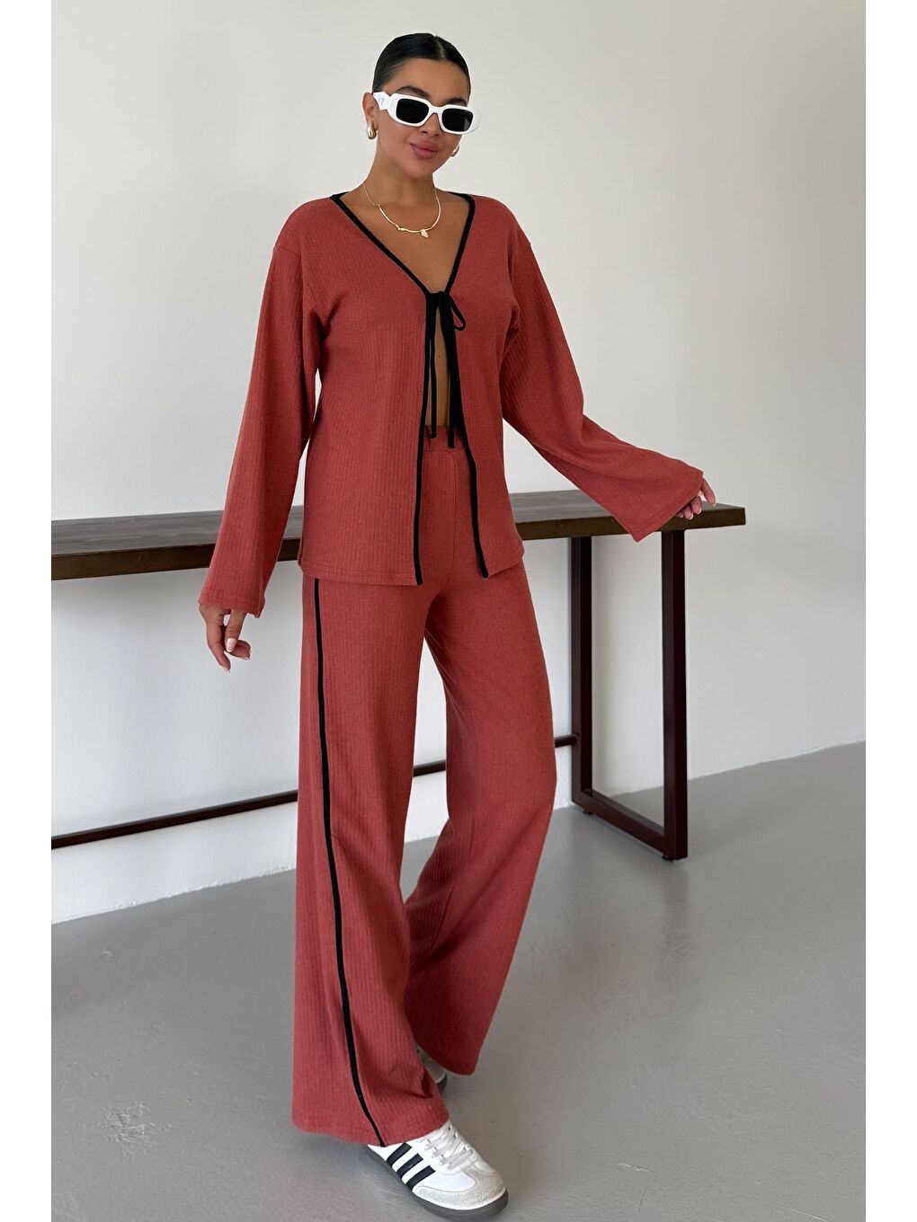 Turuncu Kadın Kiremit Ön Bağlama Detaylı Biyeli Alt-Üst Pantolonlu Takım