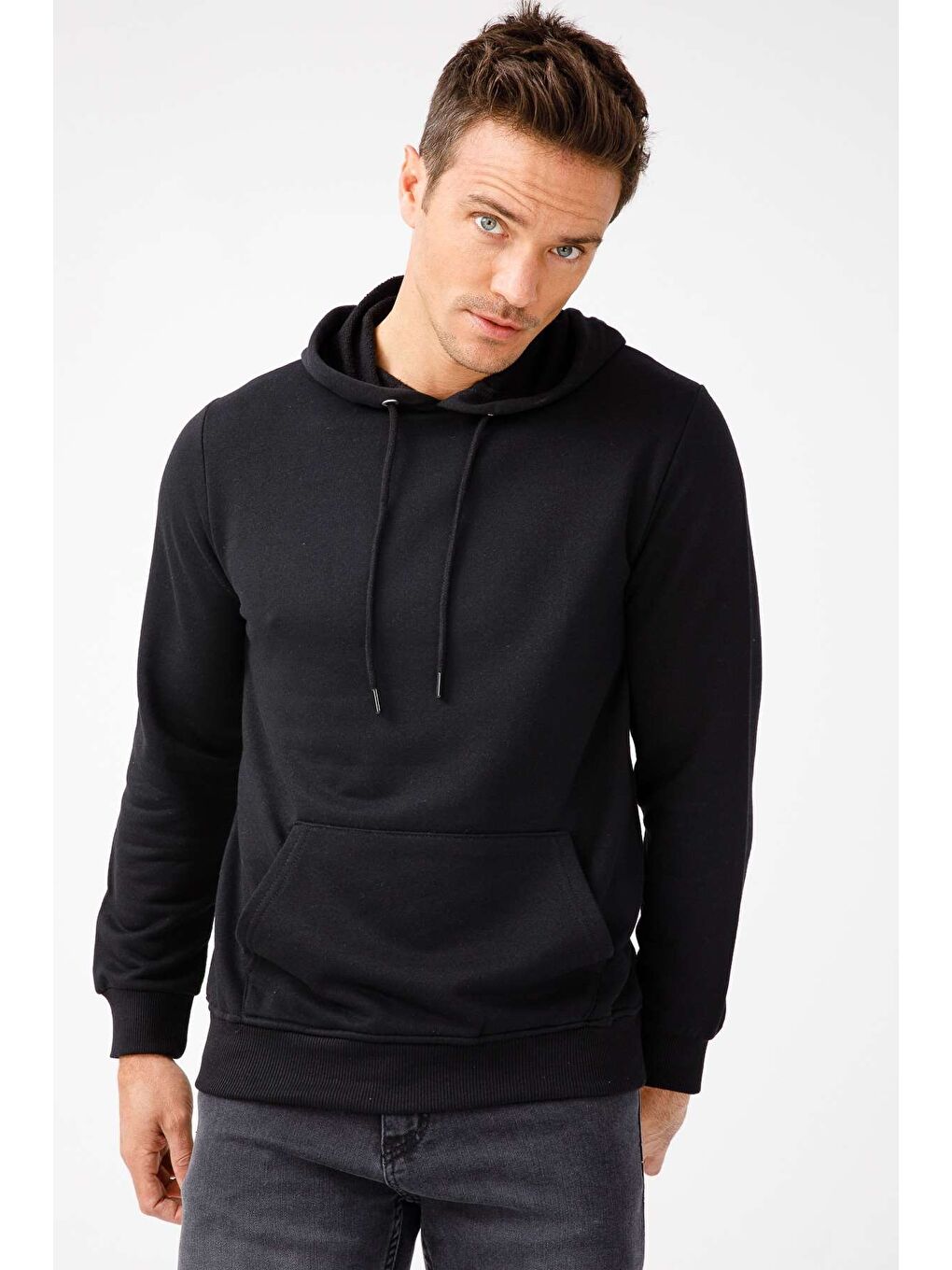 Erkek Siyah Modernfit / Ekstra Dar Kalıp Kapüşonlu Fermuarsız Sweatshirt-1