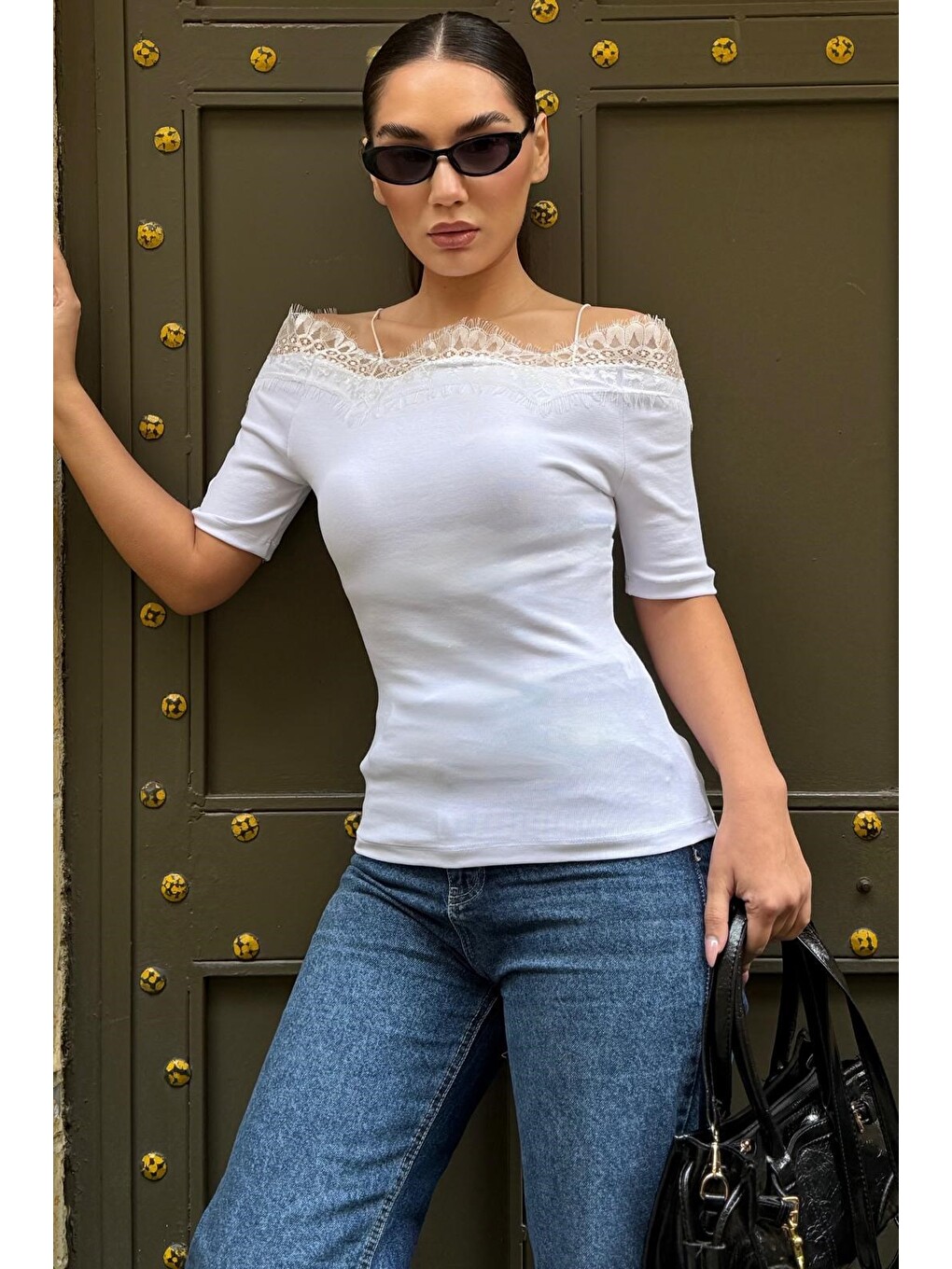 Beyaz Dantelli Madonna Yaka Slim Fit Tişört Mg2743-1