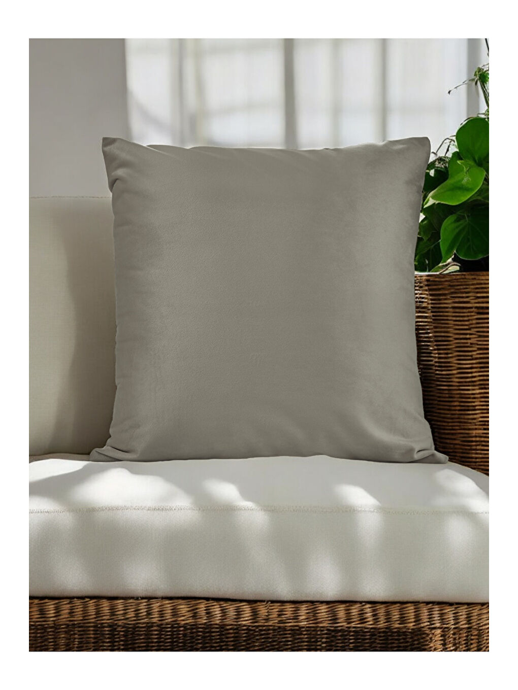 Bej Malcolm Kadife Dokulu Vizon Kırlent Kılıfı-40x40