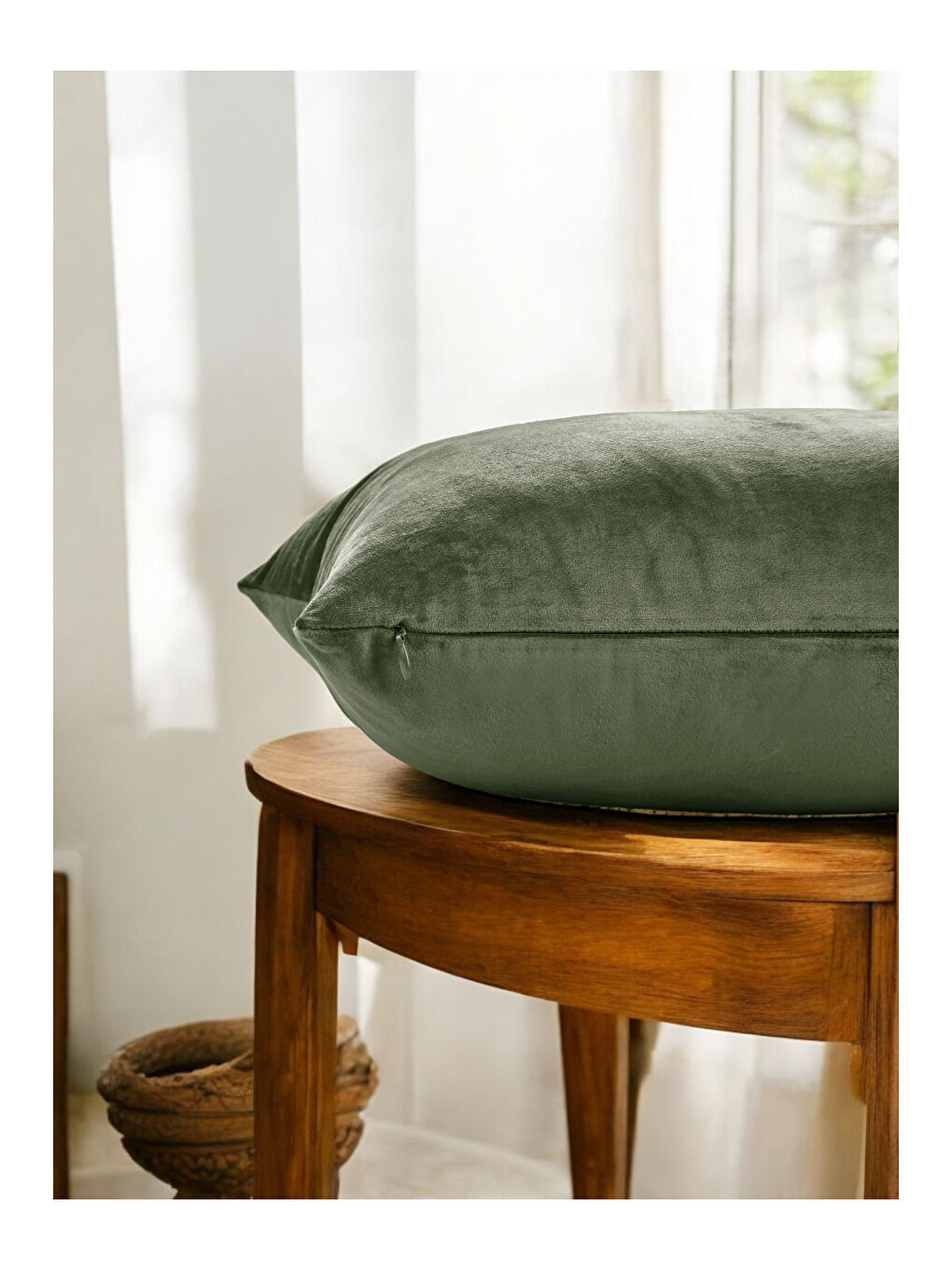 Malcolm Kadife Dokulu Haki Kırlent Kılıfı-40x40-1