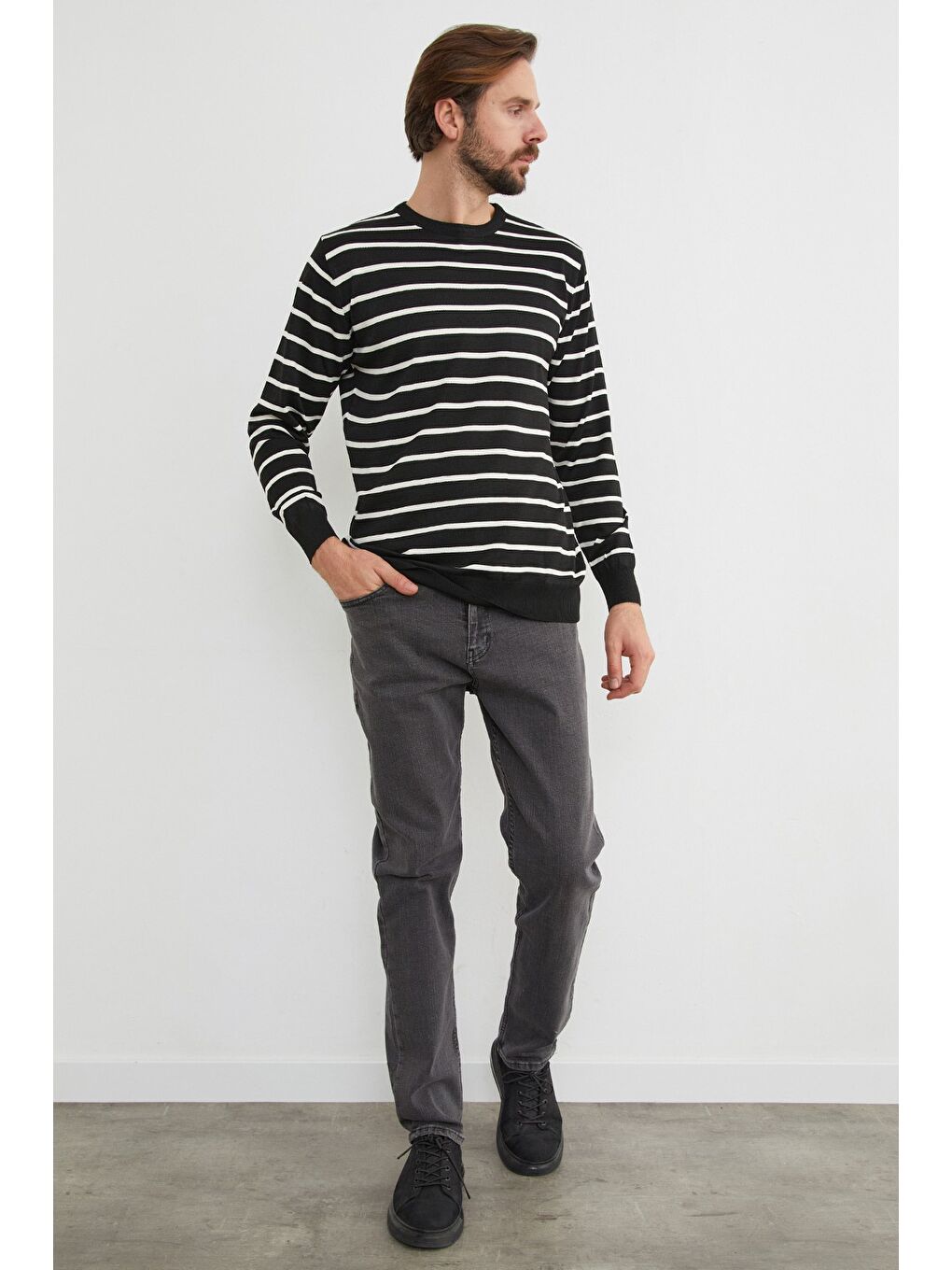 Siyah Çizgili Bisiklet Yaka Kazak-1