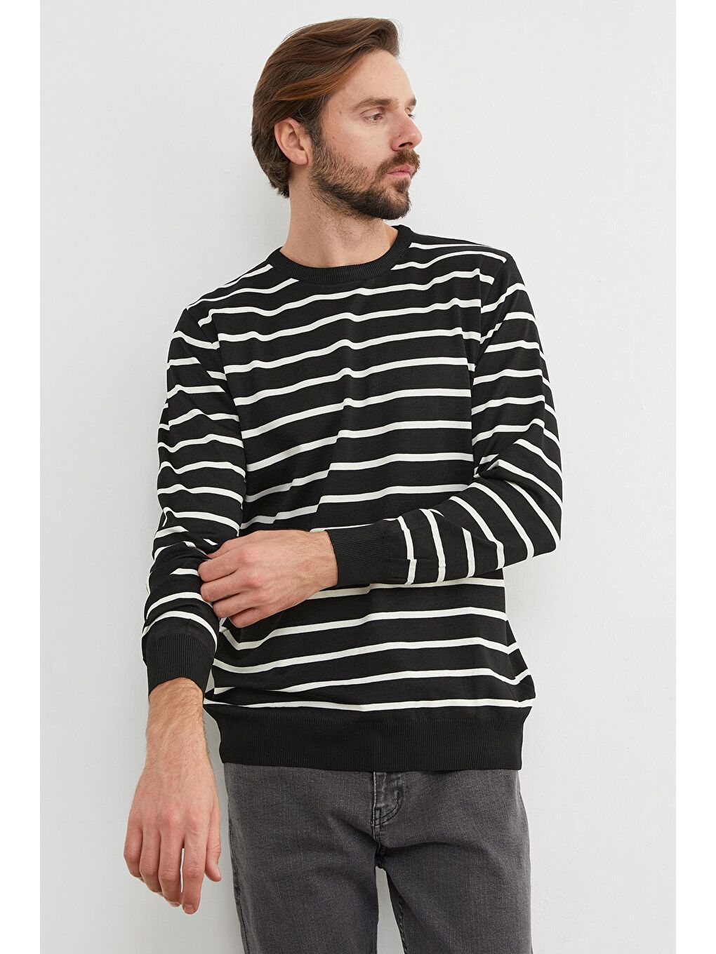 Siyah Çizgili Bisiklet Yaka Kazak-2