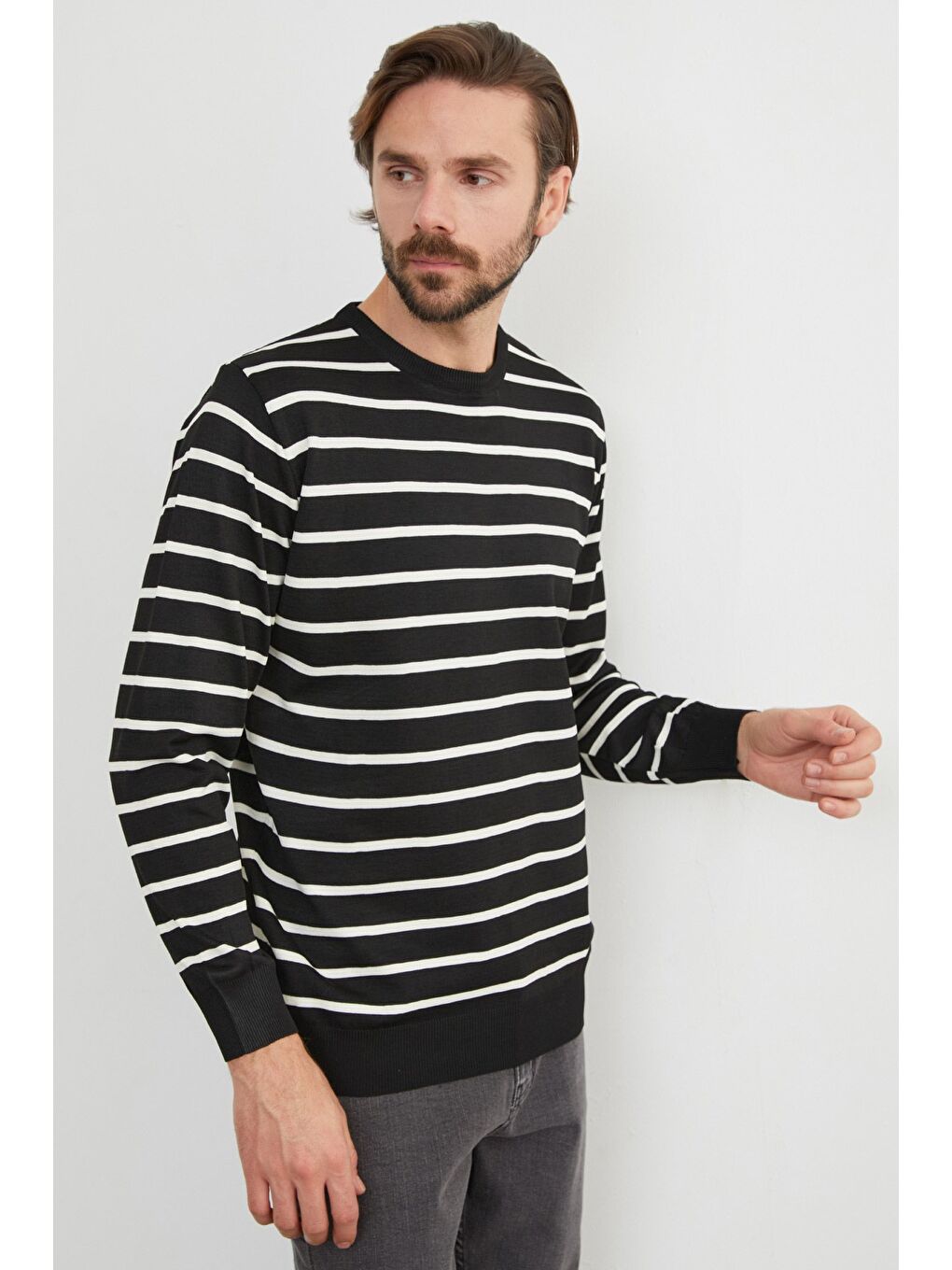 Siyah Çizgili Bisiklet Yaka Kazak-4