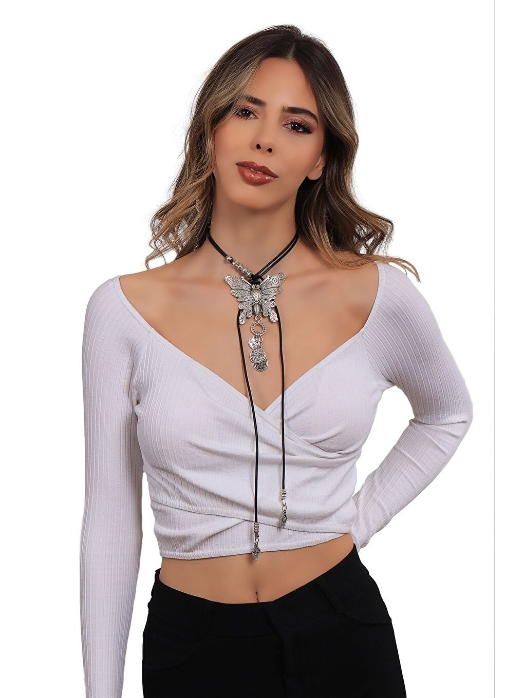 Gri Kadın Antik Gümüş Kaplama Kelebek Charmlı Dolama Model Tasarım Ip Kolye