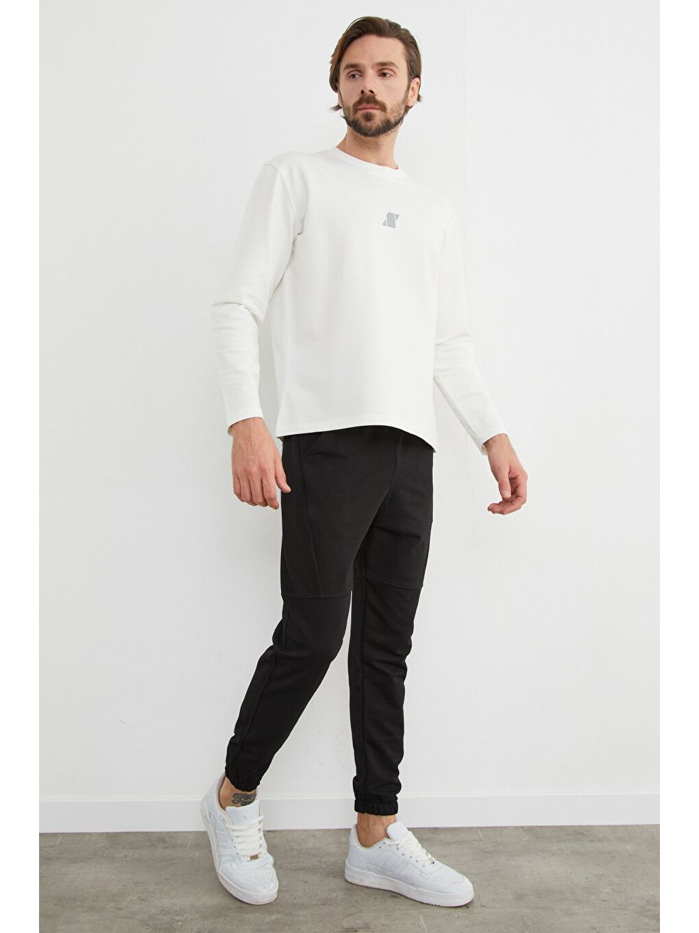 Ekru Baskılı Bisiklet Yaka Sweatshirt-1