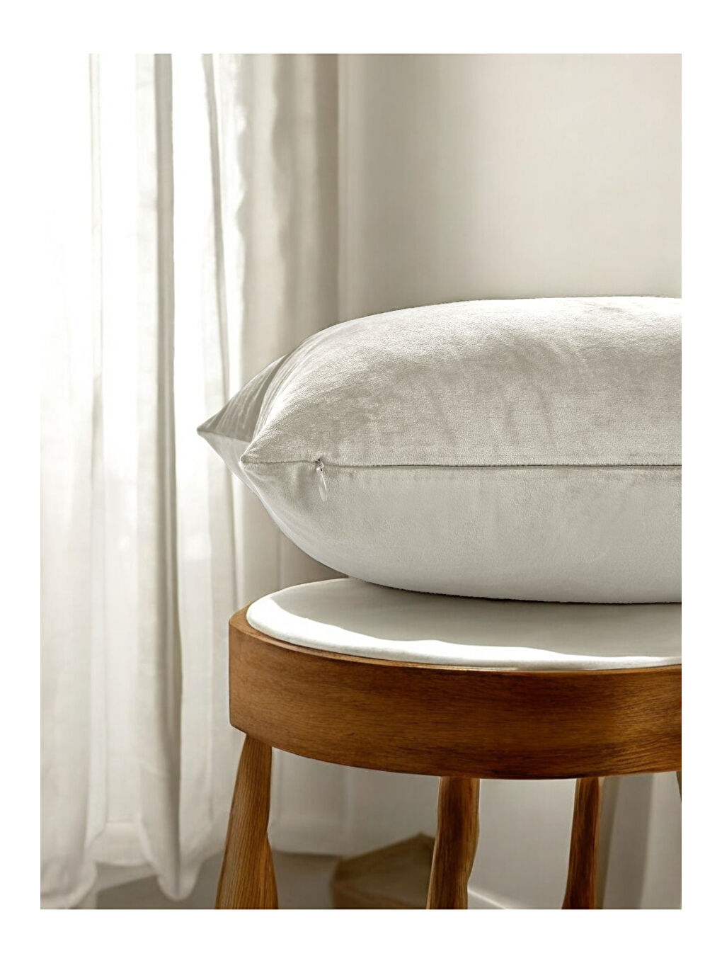 Ekru Malcolm Kadife Dokulu Krem Kırlent Kılıfı-40x40-1