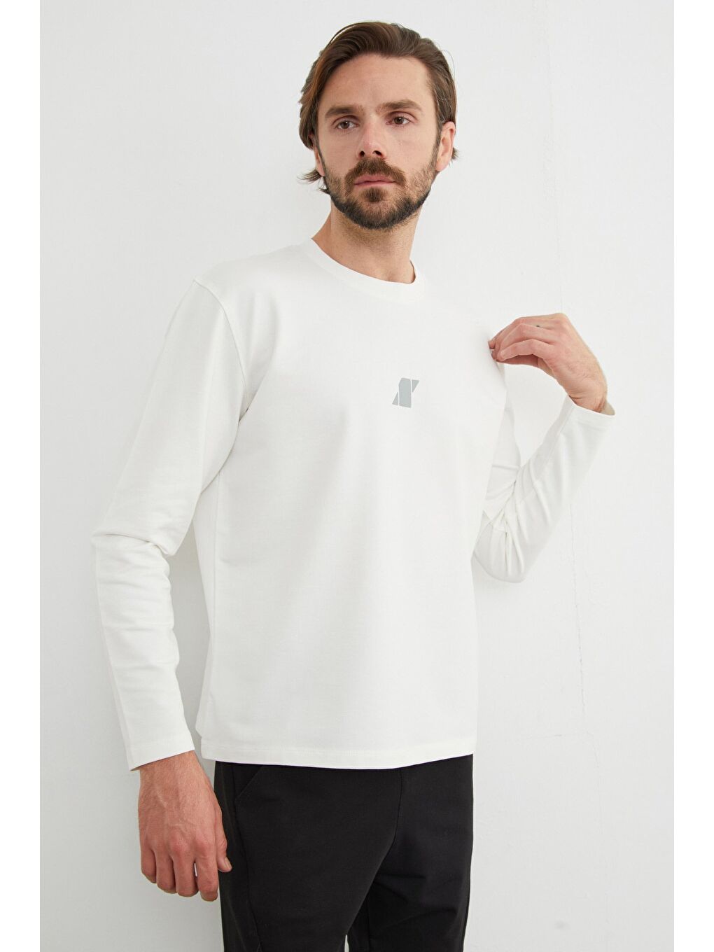 Ekru Baskılı Bisiklet Yaka Sweatshirt-3