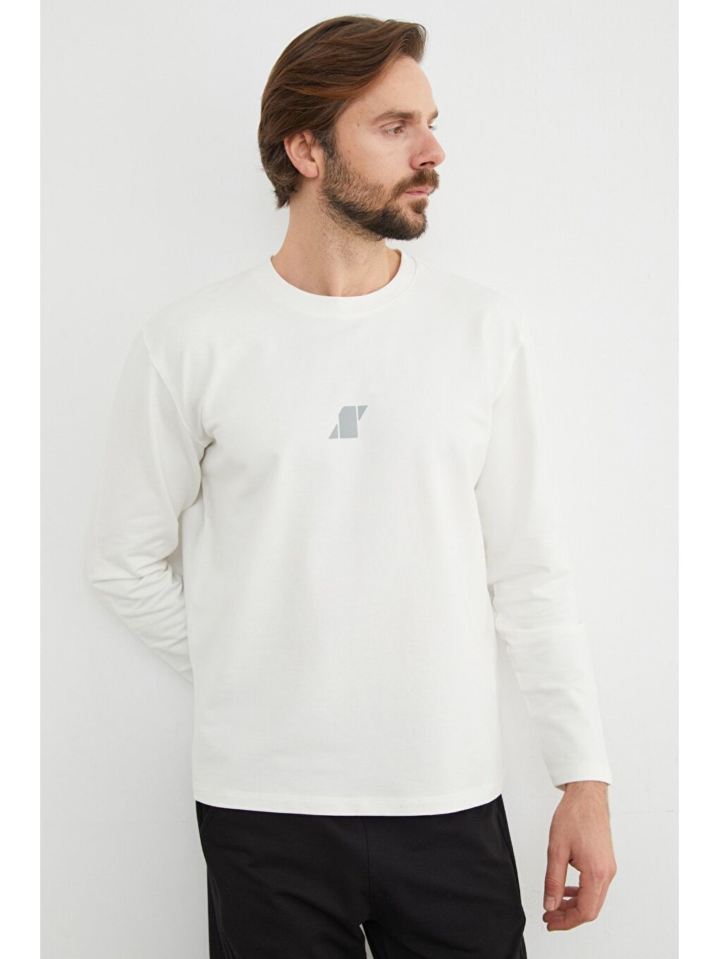 Ekru Baskılı Bisiklet Yaka Sweatshirt-4