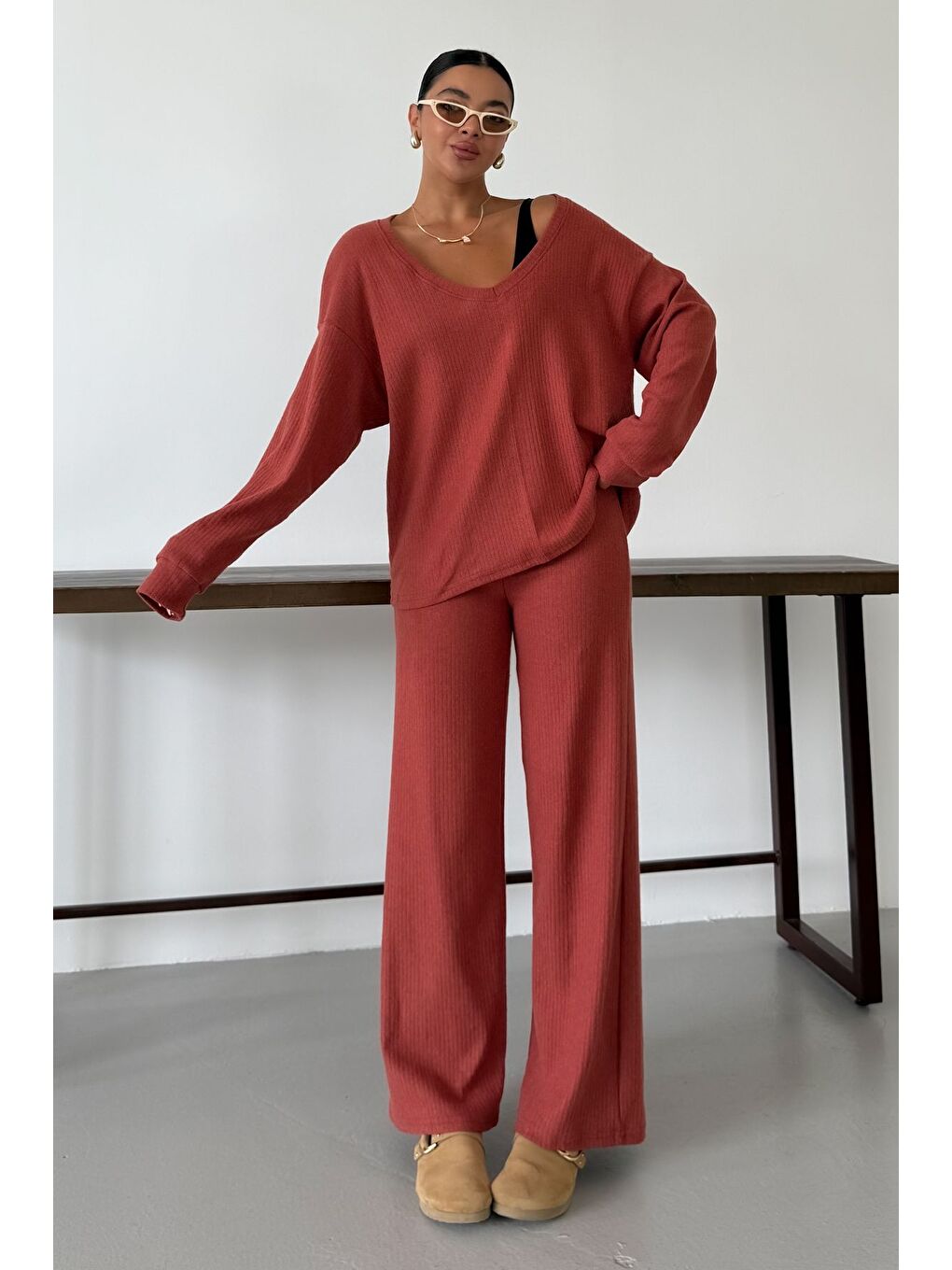 Turuncu Kadın Kiremit Geniş V Yaka Uzun Kollu Alt-Üst Pantolonlu Takım-1