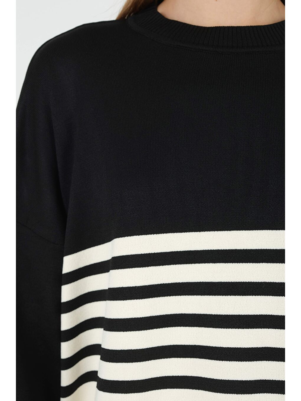 Çizgili Triko Kazak Siyah-Ekru-4