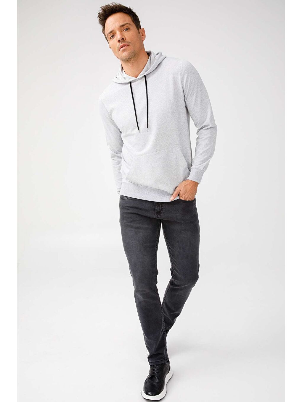 Erkek A.Gri Modernfit / Ekstra Dar Kalıp Kapüşonlu Fermuarsız Sweatshirt-3