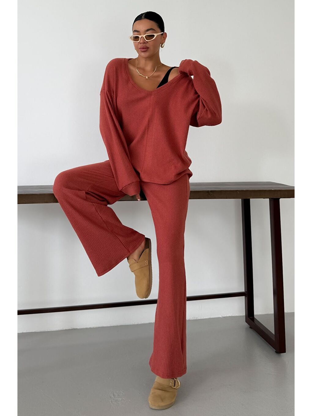 Turuncu Kadın Kiremit Geniş V Yaka Uzun Kollu Alt-Üst Pantolonlu Takım-4