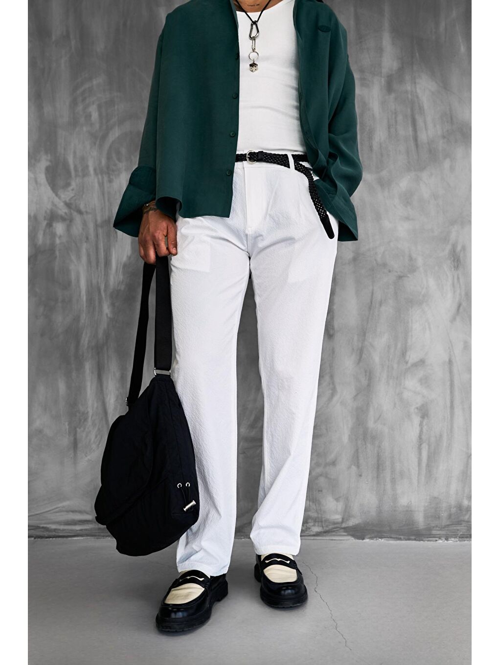 Erkek Dokulu İnce Kumaş Regular Fit Pantolon Beyaz