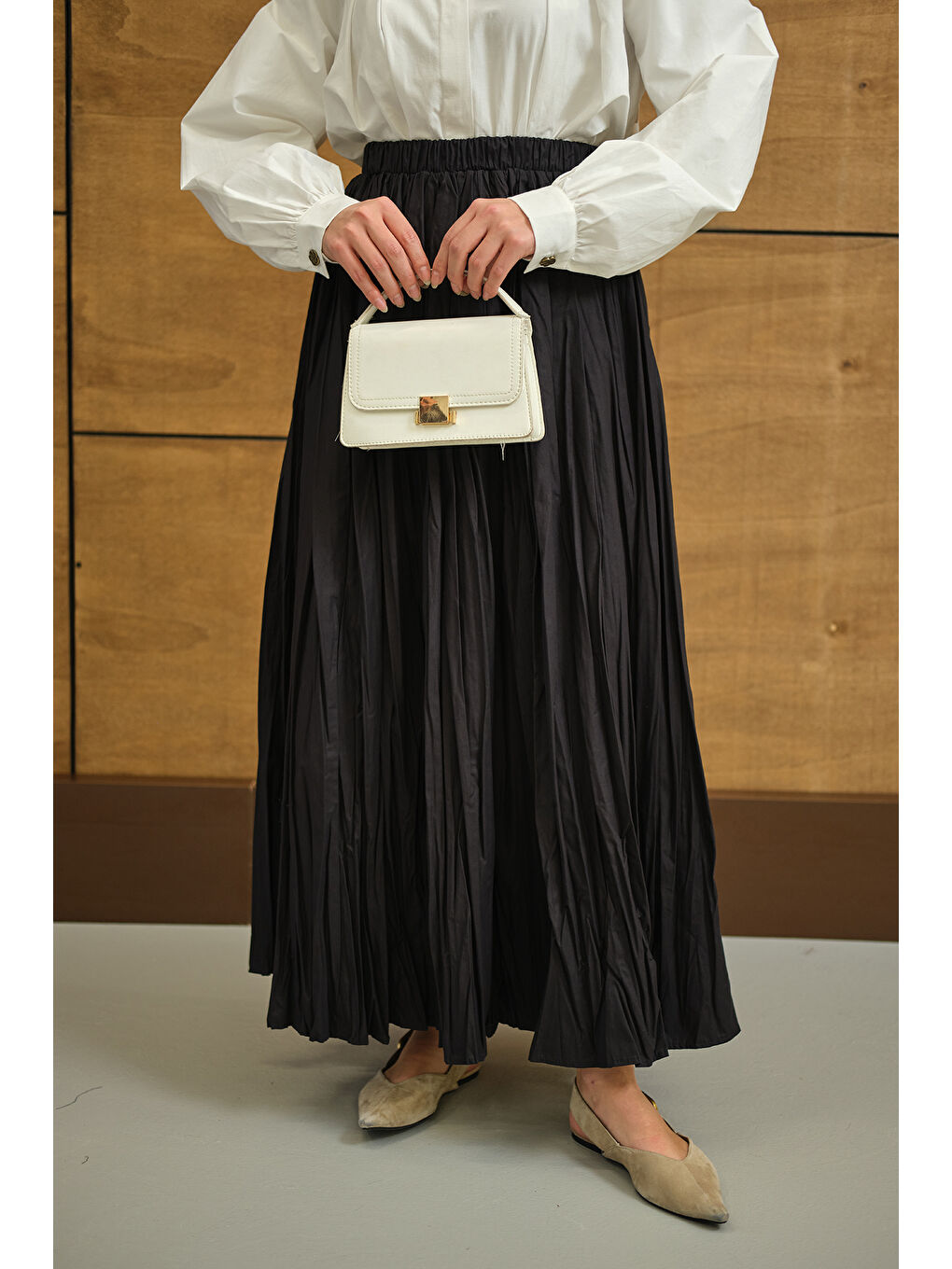 Kadın Beli Lastikli Kırışık Detay Etek Siyah-3