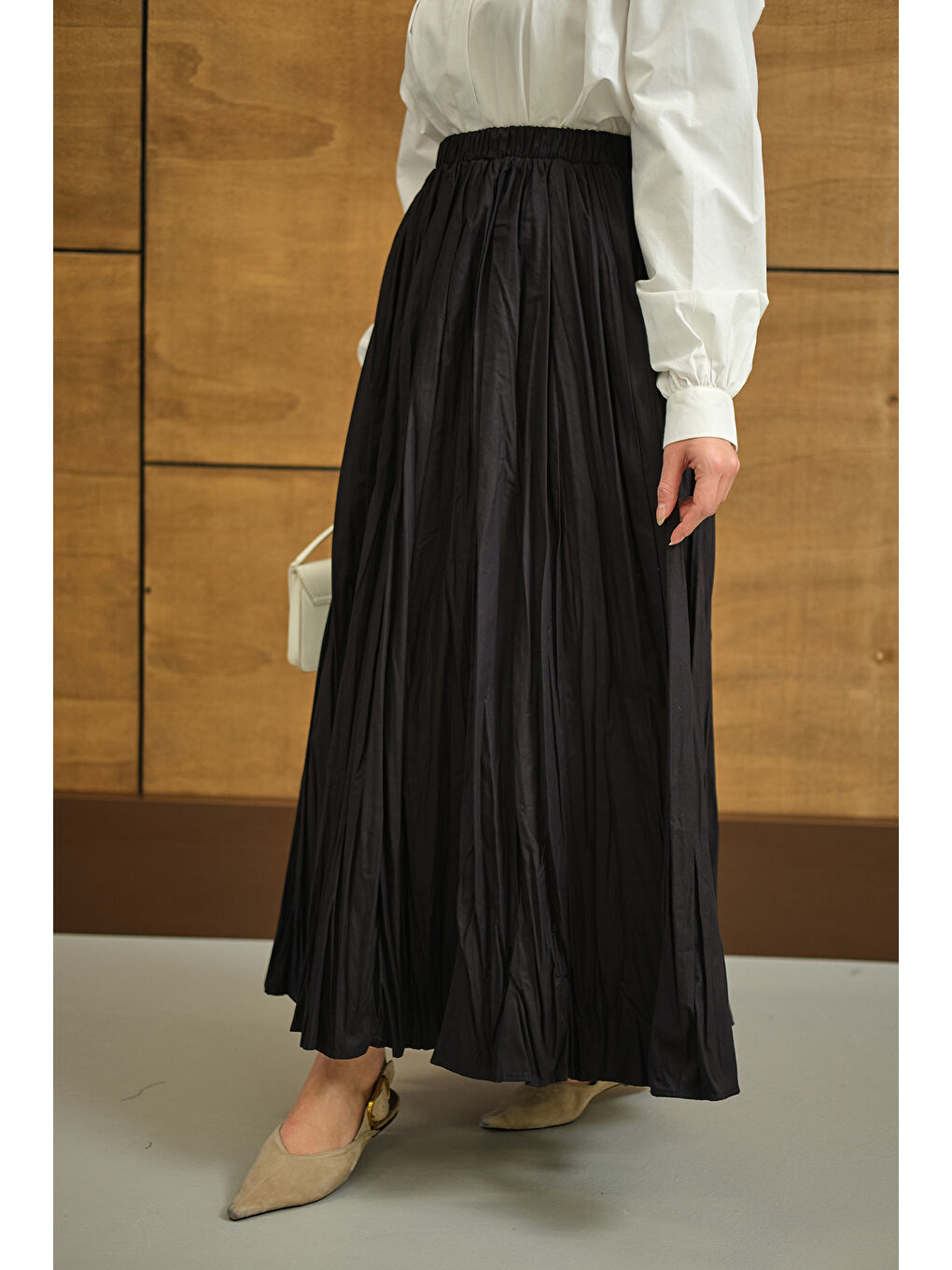 Kadın Beli Lastikli Kırışık Detay Etek Siyah-4