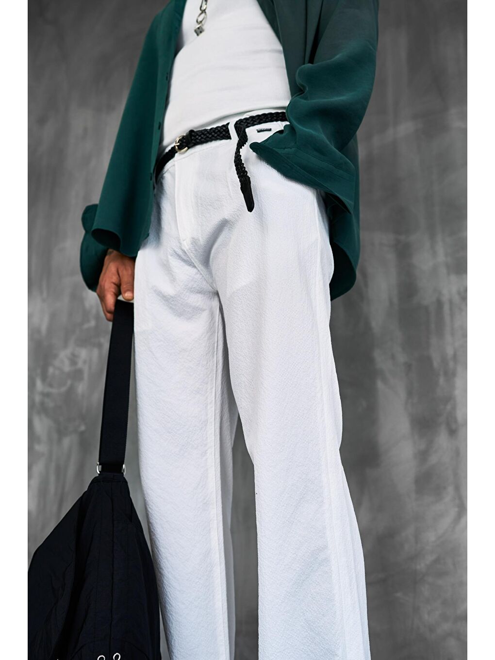 Erkek Dokulu İnce Kumaş Regular Fit Pantolon Beyaz-5
