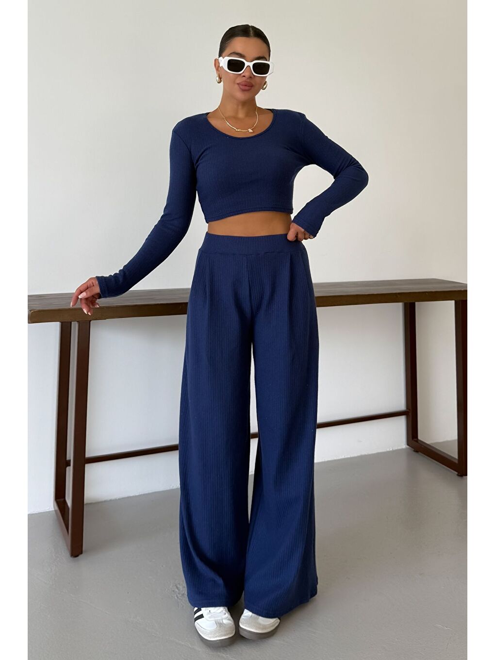 Kadın Lacivert Yuvarlak Yaka Bluzlu Alt-Üst Pantolonlu İnterlok Takım