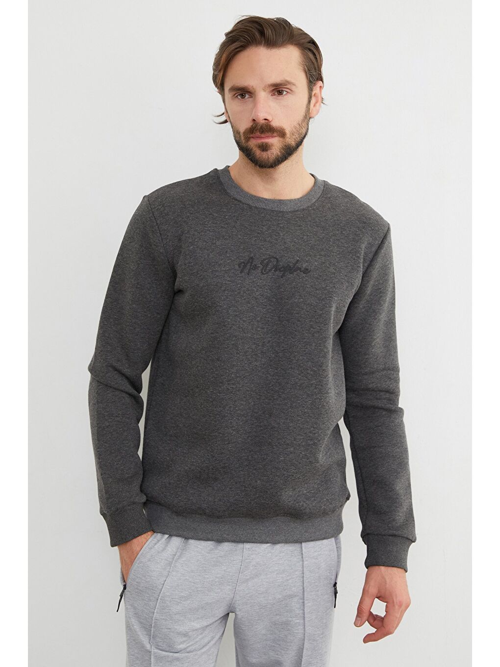 Antrasit 3 İplik Kabartma Yazı Baskılı Sweatshirt