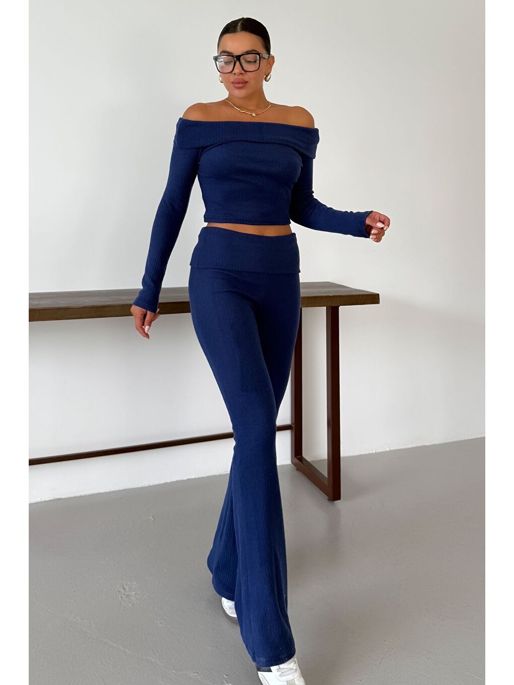 Kadın Lacivert Madonna Yaka Alt-Üst Pantolonlu İnterlok Takım