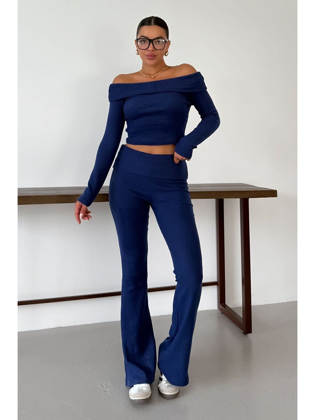 Kadın Lacivert Madonna Yaka Alt-Üst Pantolonlu İnterlok Takım-1