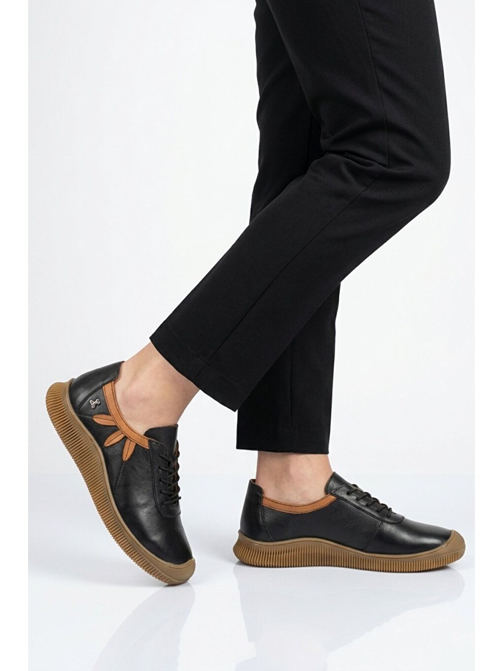 Siyah Hakiki Deri Kadın Casual Ayakkabı 2413511Y Z-1