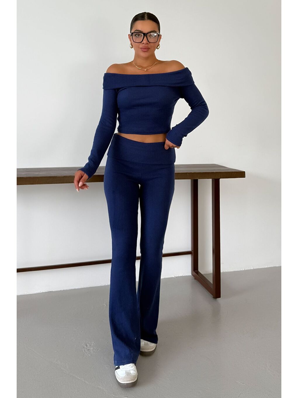 Kadın Lacivert Madonna Yaka Alt-Üst Pantolonlu İnterlok Takım-2