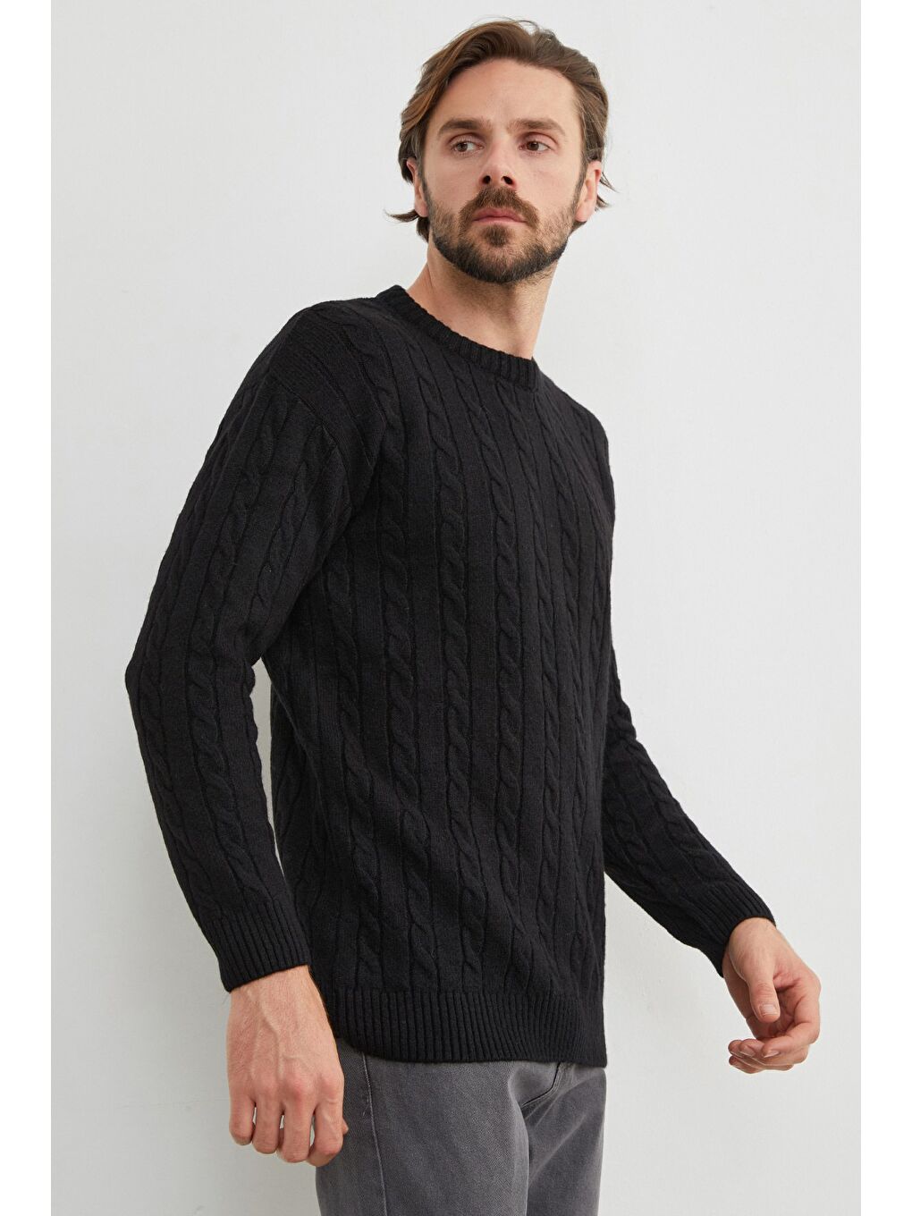 Siyah Saç Örgüsü Desenli Bisiklet Yaka Kazak