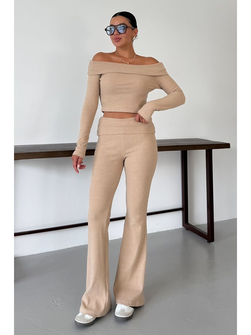 Kadın Bej Madonna Yaka Alt-Üst Pantolonlu İnterlok Takım-1