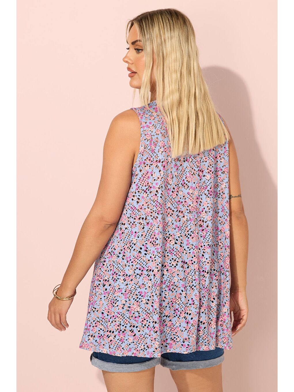 Lila Büyük Beden V Yaka Sıfır Kol Çiçek Desenli Astarsız Dantel Bluz 304217-3