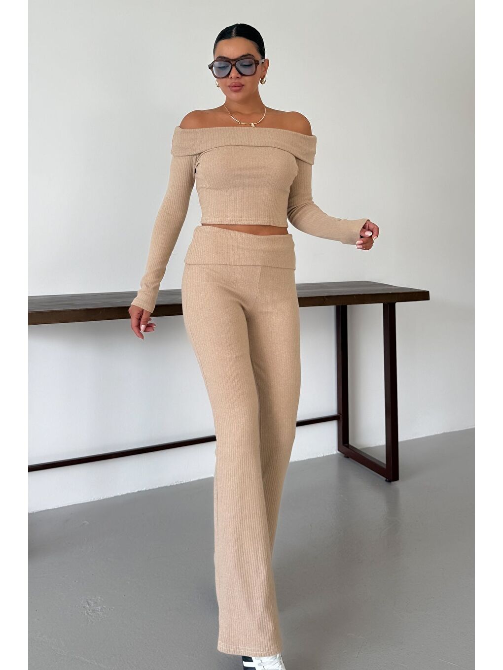Kadın Bej Madonna Yaka Alt-Üst Pantolonlu İnterlok Takım-2
