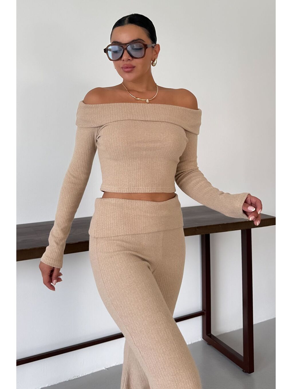 Kadın Bej Madonna Yaka Alt-Üst Pantolonlu İnterlok Takım-4