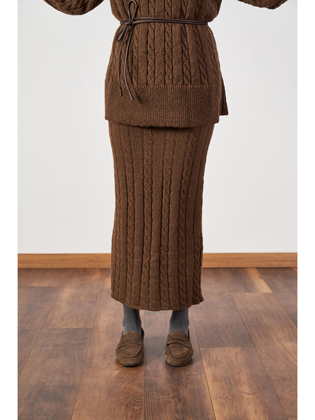 Kahverengi Saç Örgü Desenli Triko Etek Kahve-3